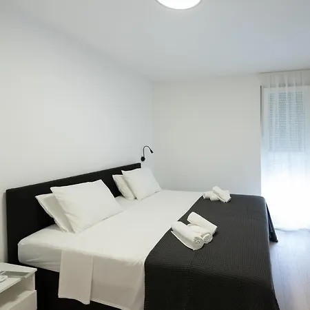 D33 Apartment